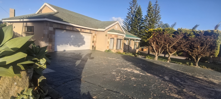 3 Bedroom Property for Sale in Dana Bay Western Cape
